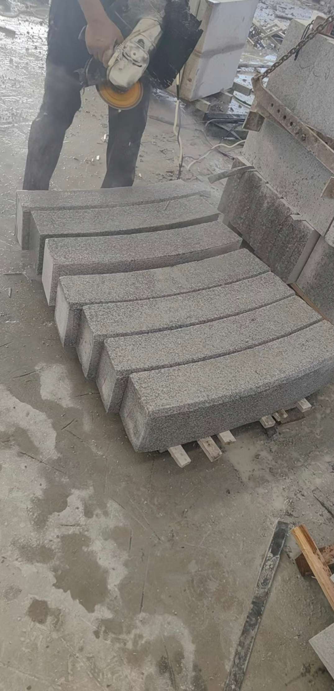 九江芝麻白弧形路牙石